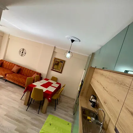 Διαμέρισμα Cozy 2br In Τίρανα